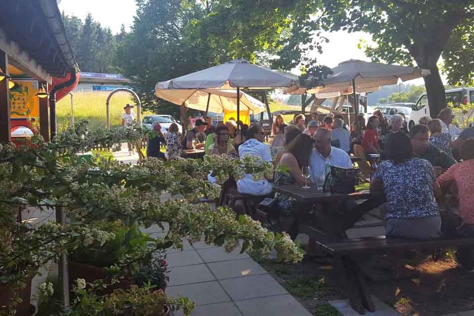 Grosser Gastgarten & Wintergarten im Bacherlwirt Hengsberg